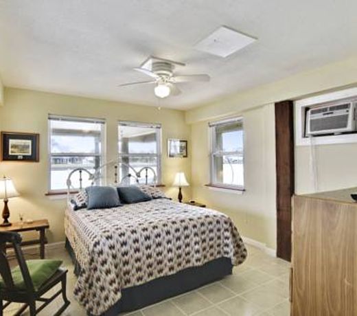 Prager Bay View by RedAwning