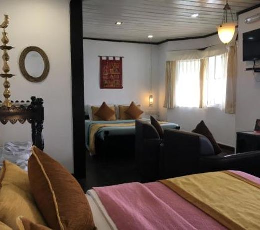 Misty Hills Boutique Cottage