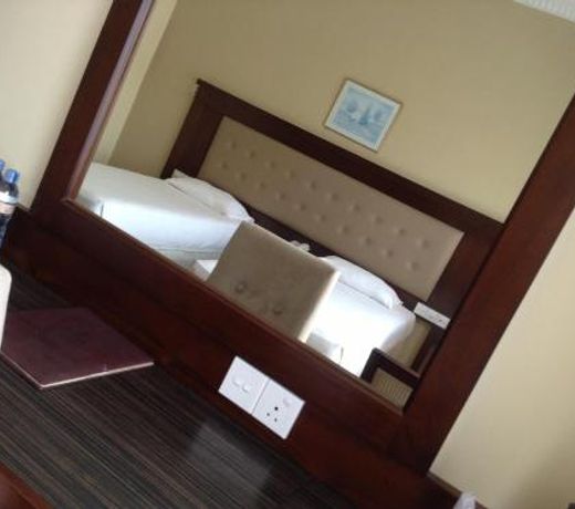 Devon Hotel