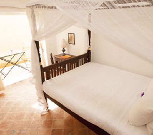 Mango House