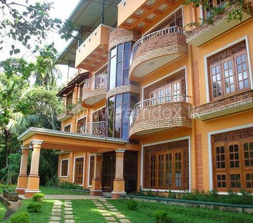 Mount House Hotel