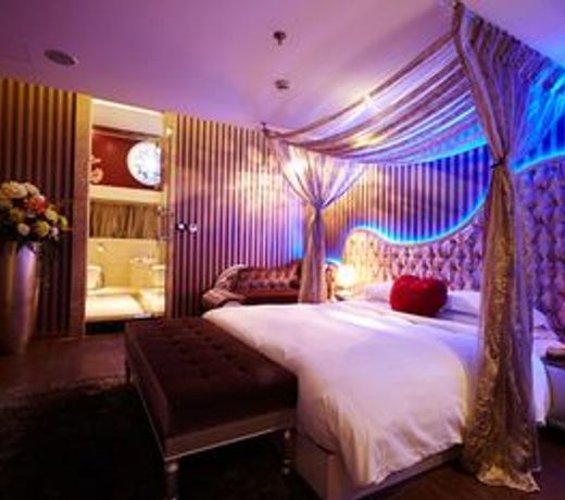 We Love Hotel Shanghai Taopu Branch