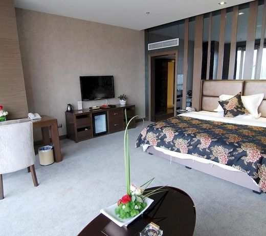 Kun Ming Shengshi Qianhe Hotel