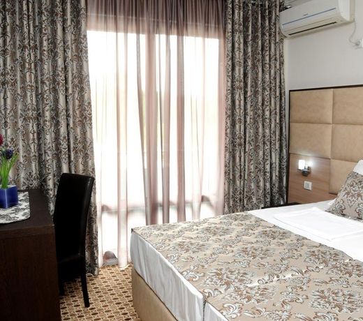 Hotel Lion