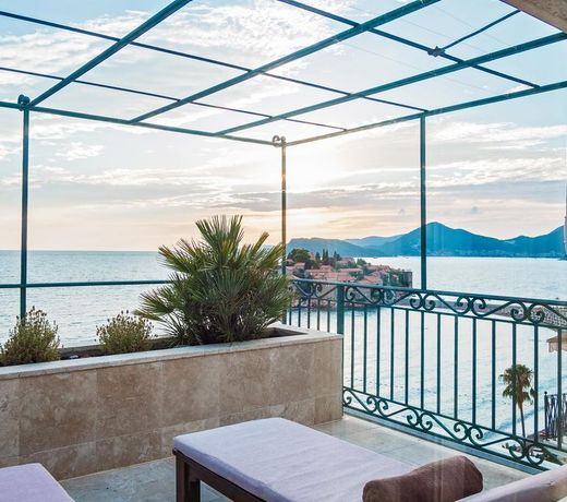 Hotel Azimut