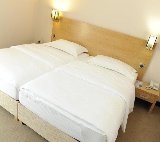 CITY HOTEL
