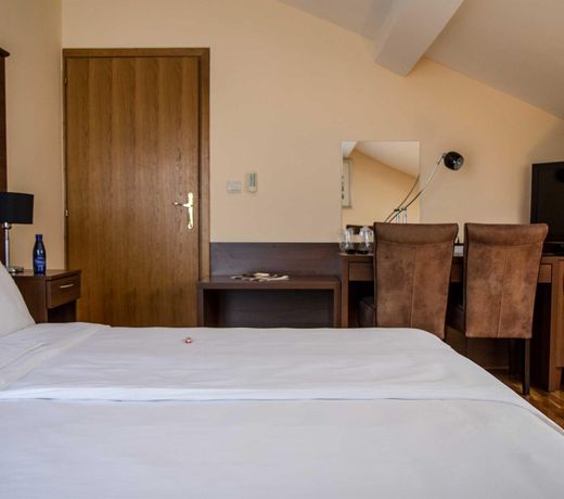 Hotel M