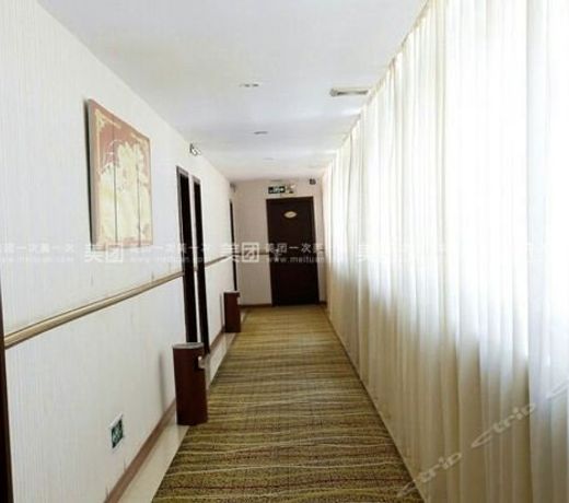 Junjia Youth Hotel