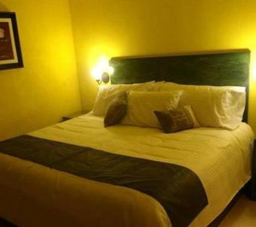 EL HOTELITO