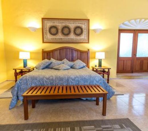 Casa Quetzal Hotel