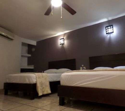 Uke Inn Hotel & Suites Xamaipak