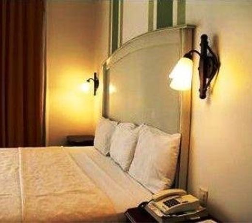 Real Avenida Hotel