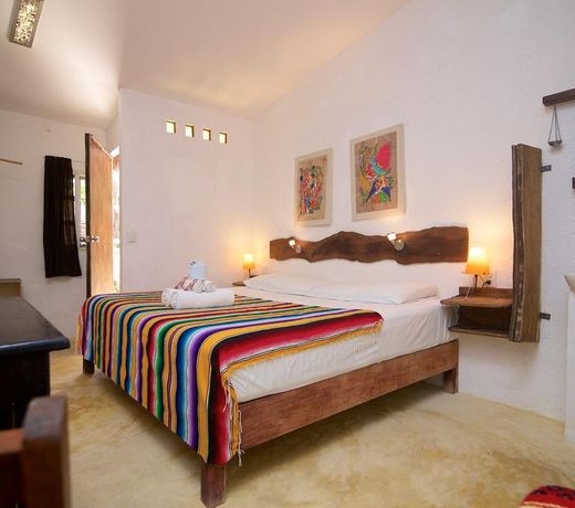 Hotel & Hostel El Punto