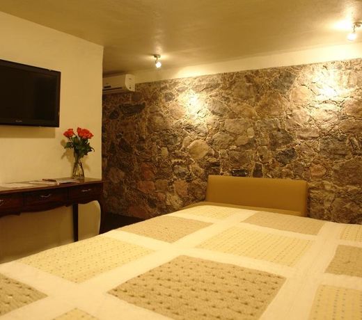 El MesÃ³n Hotel