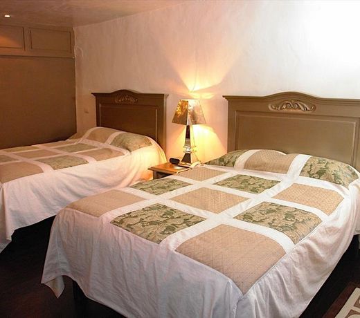 El MesÃ³n Hotel