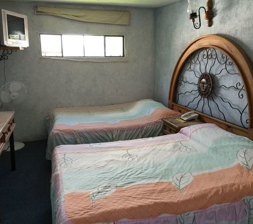 Posada Espejos Holistic