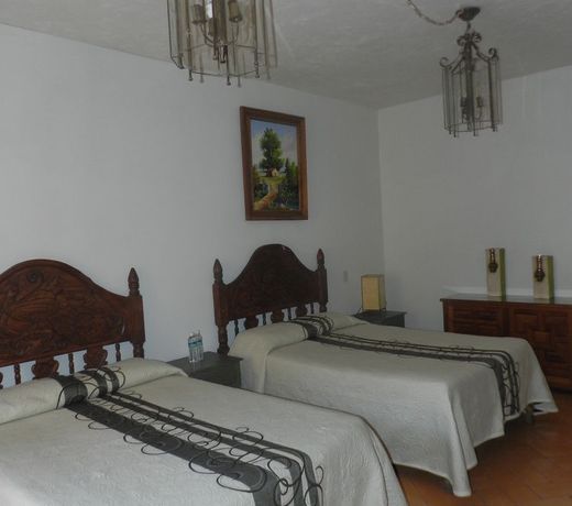 Hotel Parrokia