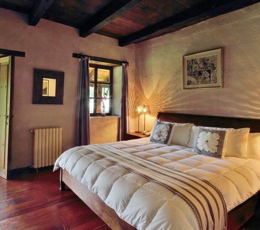 Uvence Arte + Hotel