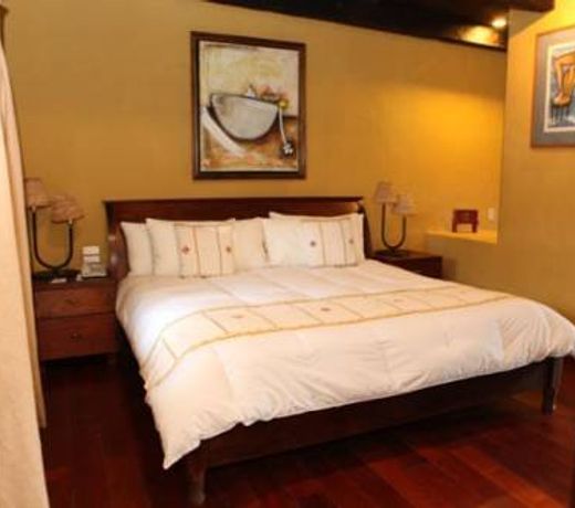 Uvence Arte + Hotel