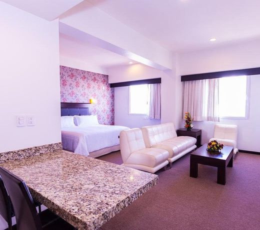 Hotel Crown Victoria