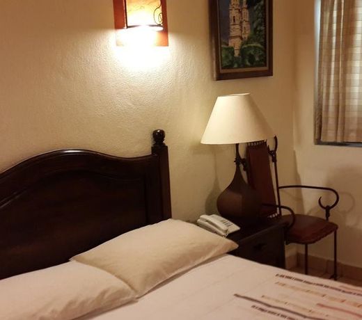 Hotel Casa del Virrey & Suites