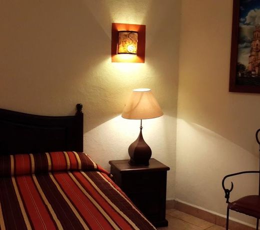 Hotel Casa del Virrey & Suites