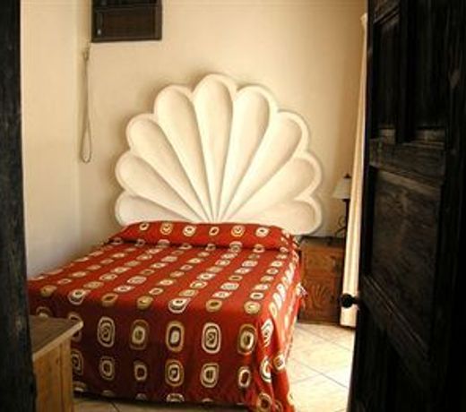 Hotel & Suites El Moro