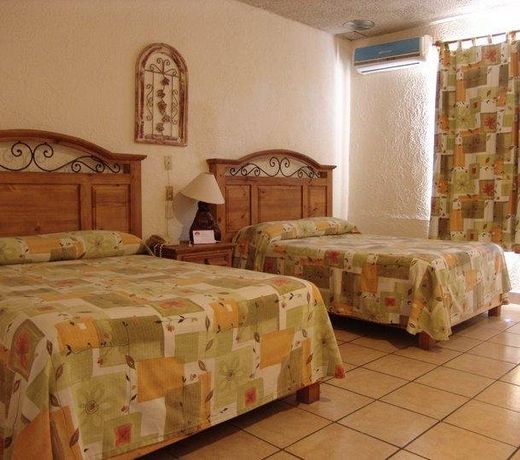 Hotel Hacienda Bugambilias