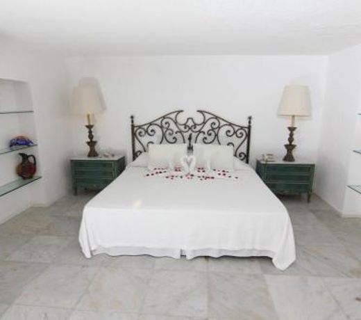 Casas y Villas Real Estate - Casa Aldila