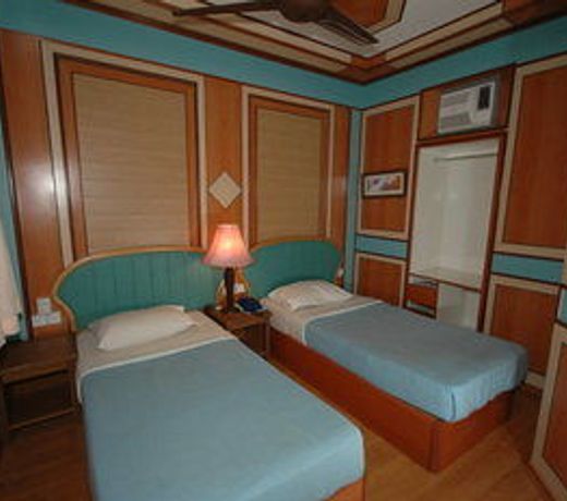 Shari-la Island Resort