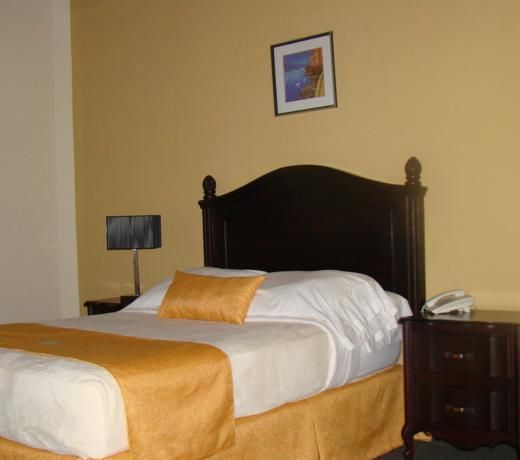 HOTEL CASA EL MADRONO