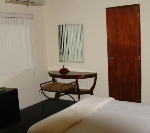HOTEL CASA EL MADRONO