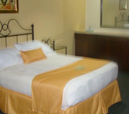 HOTEL CASA EL MADRONO