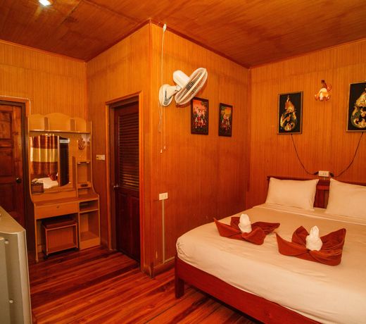 Noble Night Guesthouse
