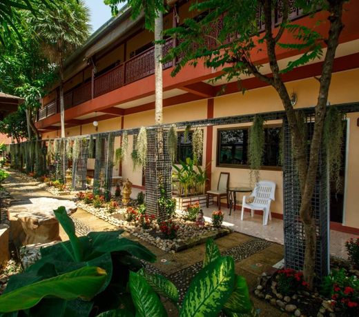 Noble Night Guesthouse