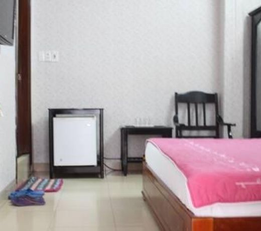 Jade Hotel