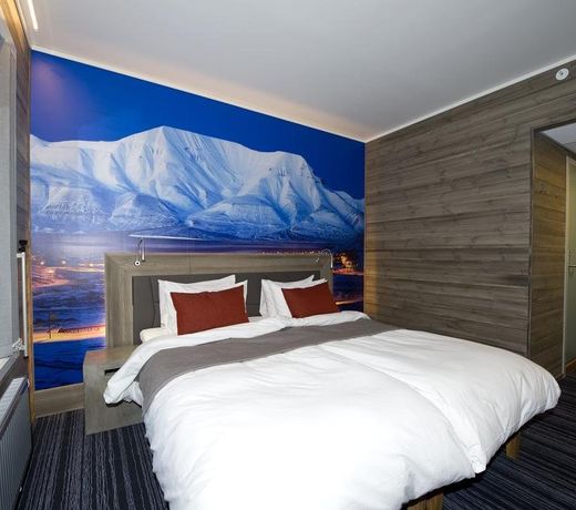 Svalbard Hotell | Polfareren