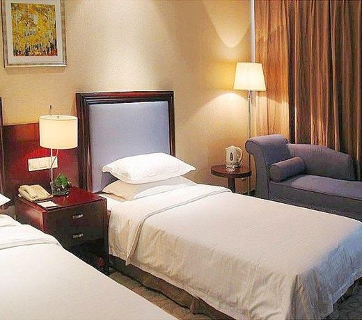 New Land Hotel