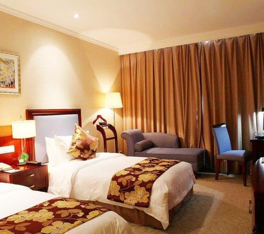 New Land Hotel