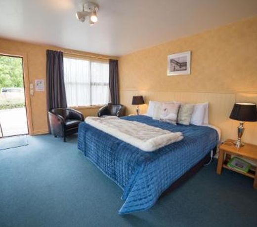 Red Tussock Motel