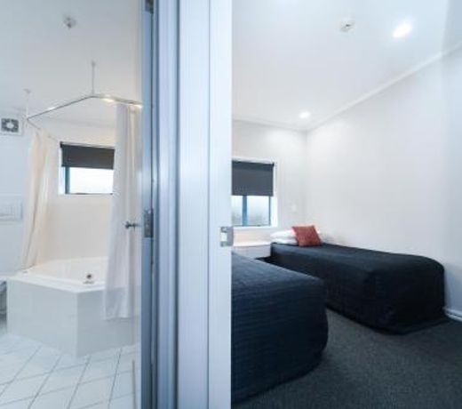 Aubyn Court Spa Motel