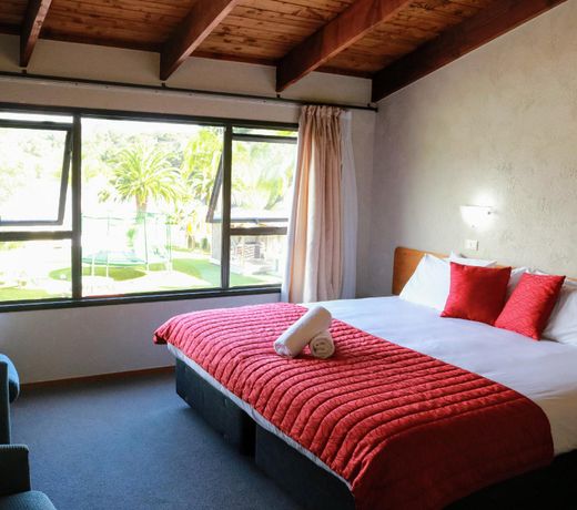 Haruru Falls Motel & Conference Centre