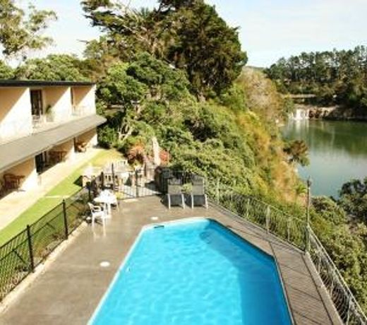Falls Motel & Waterfront Campground