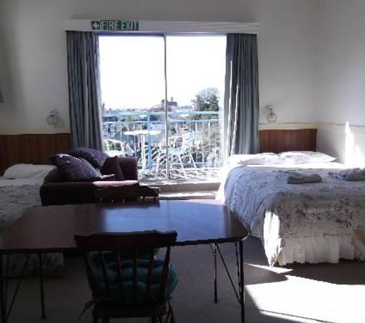 LYNTON LODGE MOTEL
