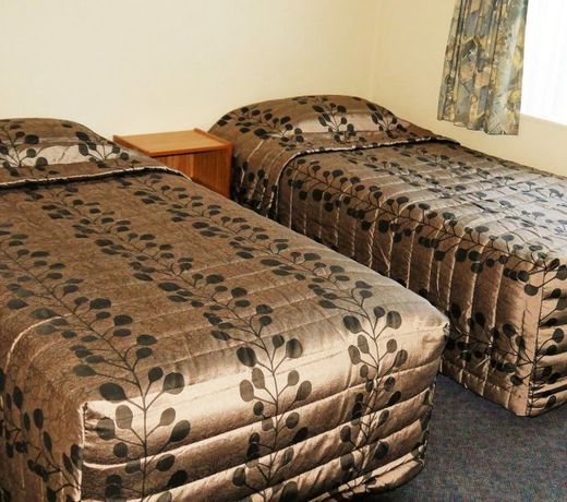 Tudor Lodge Motel