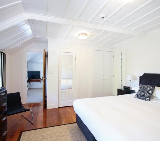 The Old Oak Boutique Hotel