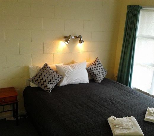 Frimley Lodge Motel