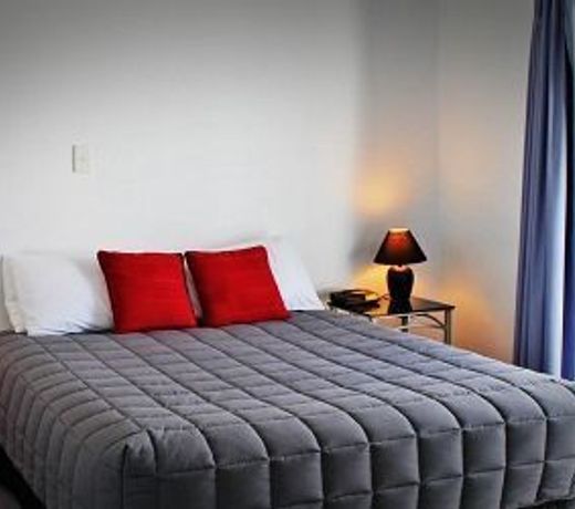 Fairmont Motor Lodge