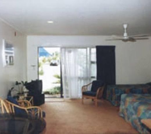 Sails Motor Inn