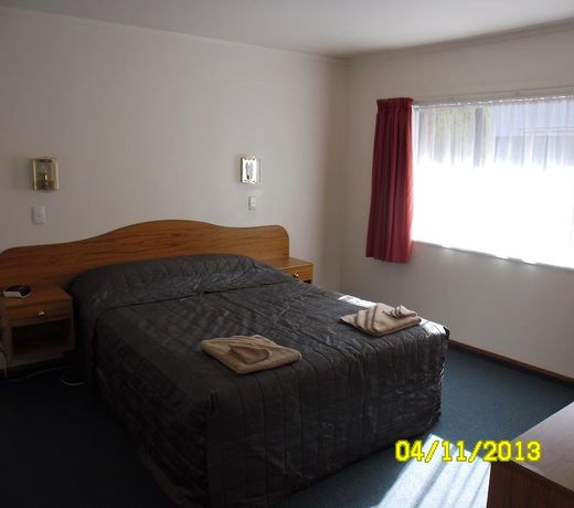 CHLOE'S MOTOR INN